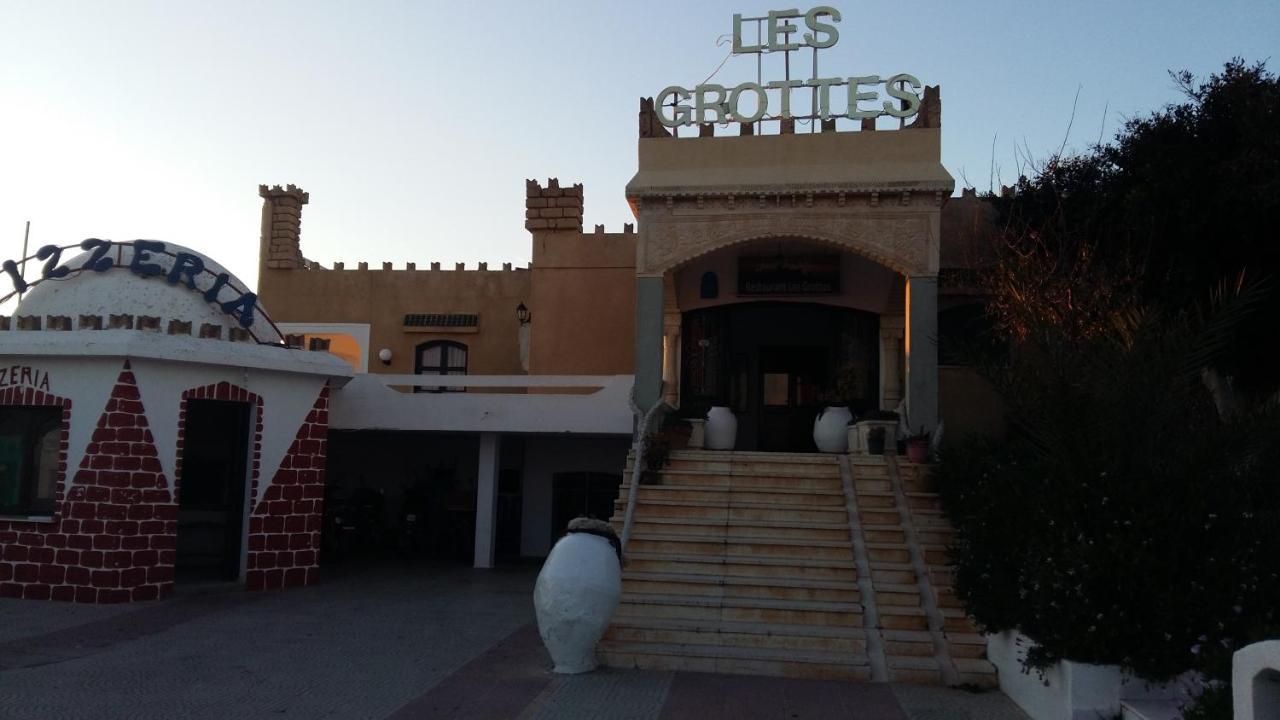 Les Grottes * Tunis