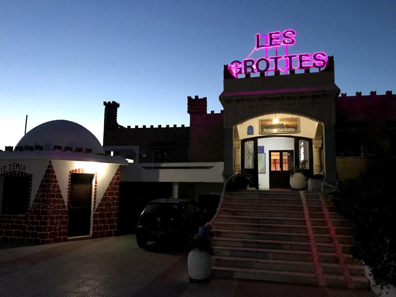 Les Grottes * Tunis