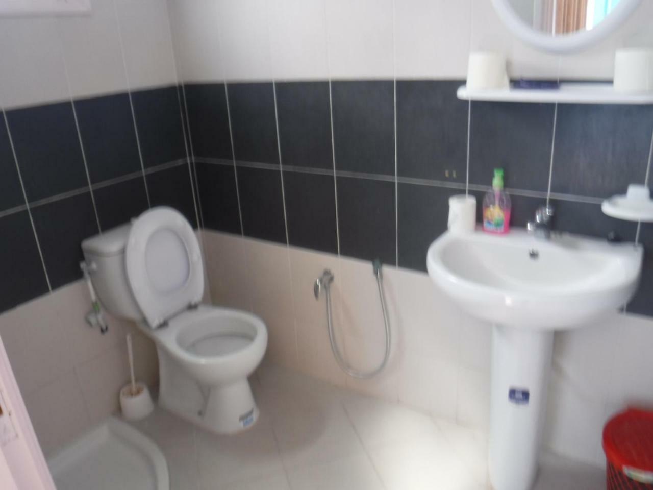 Les Grottes Hotel *