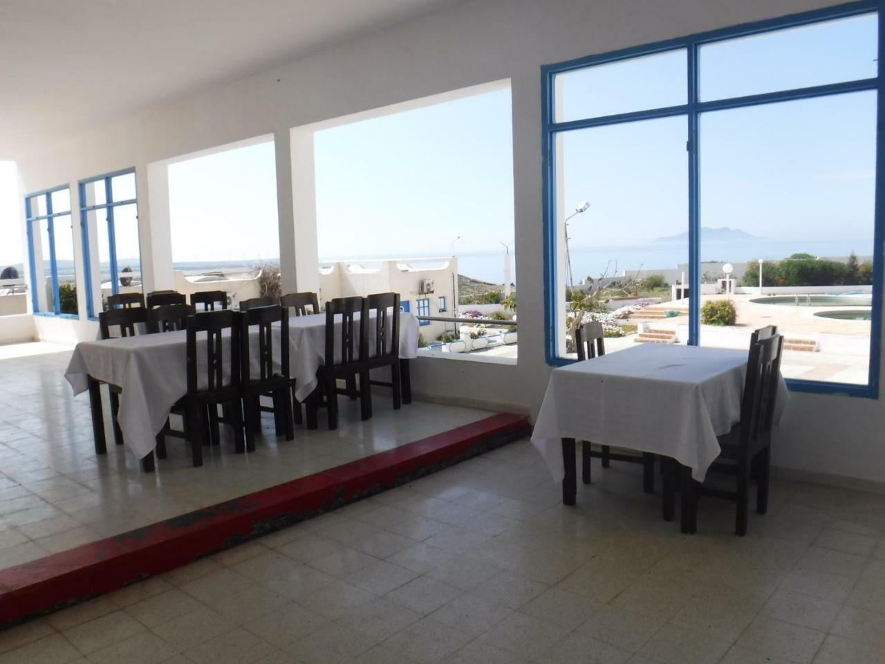 Les Grottes Hotel *
