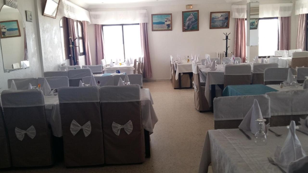 Les Grottes Hotel *